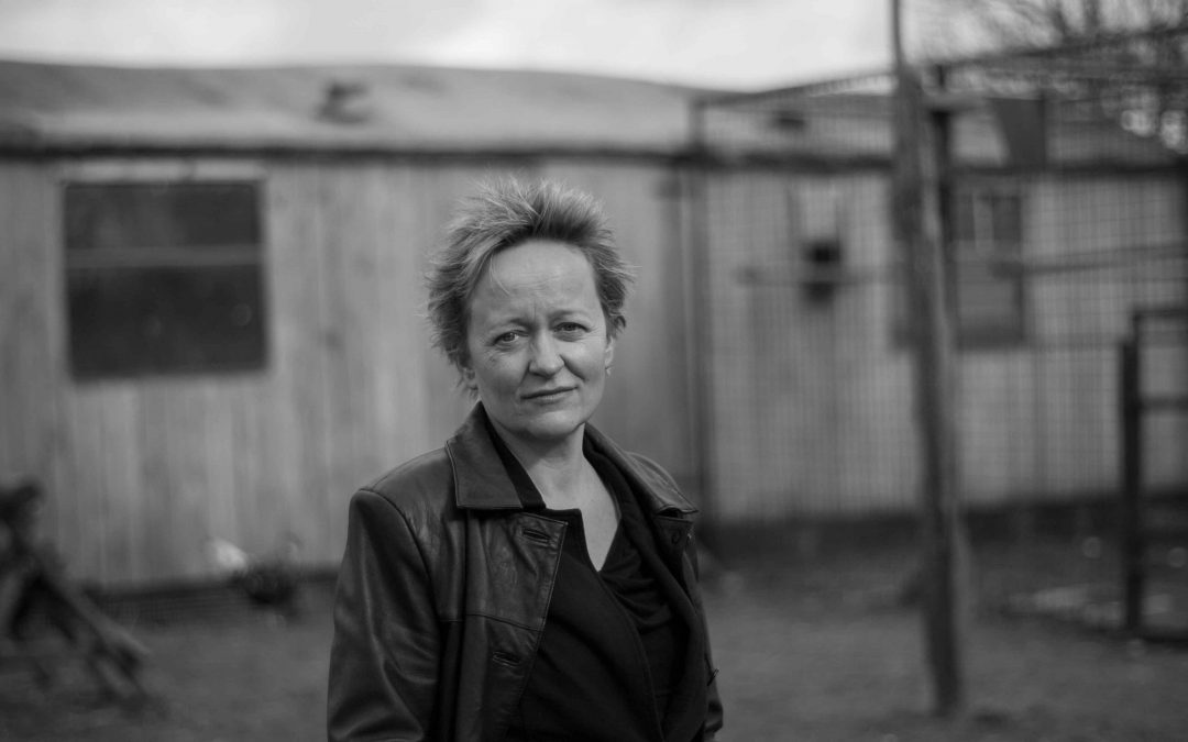 СТАКЛЕНА РЕКА, Керстин Бекер, Германија